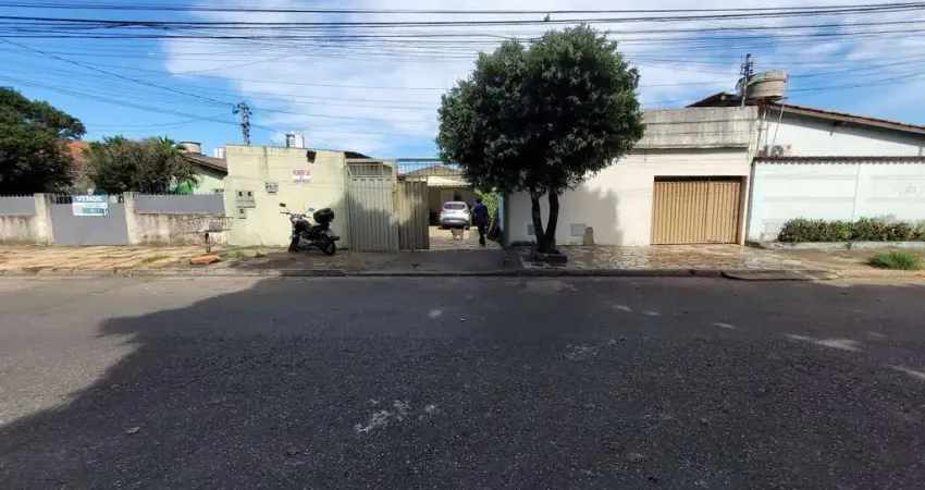 Casa para Venda em Goiânia, Jardim América, 2 dormitórios, 1 banheiro, 4 vagas