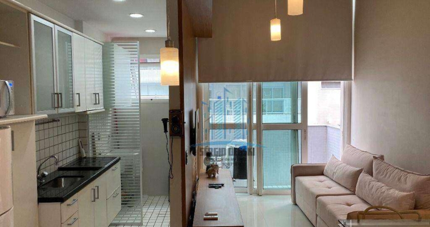 Ótima localização deste loft duplex à venda no Gonzaga, Santos-SP.  À apenas 3 quadras da praia e próximo de todos os shoppings do bairro.