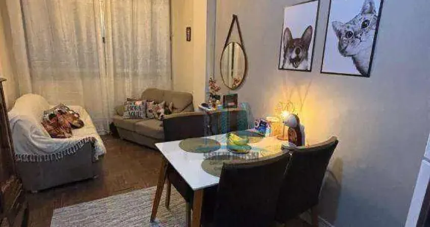Vende-se apartamento reformado à uma quadra da praia do Gonzaguinha, São Vicente-SP.