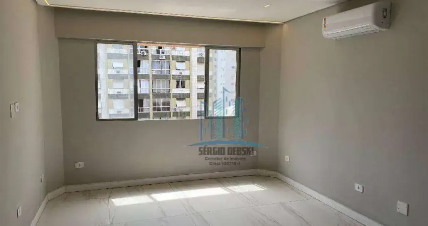 Vende-se apartamento reformado, Gonzaga, Santos-SP., à uma quadra da praia.