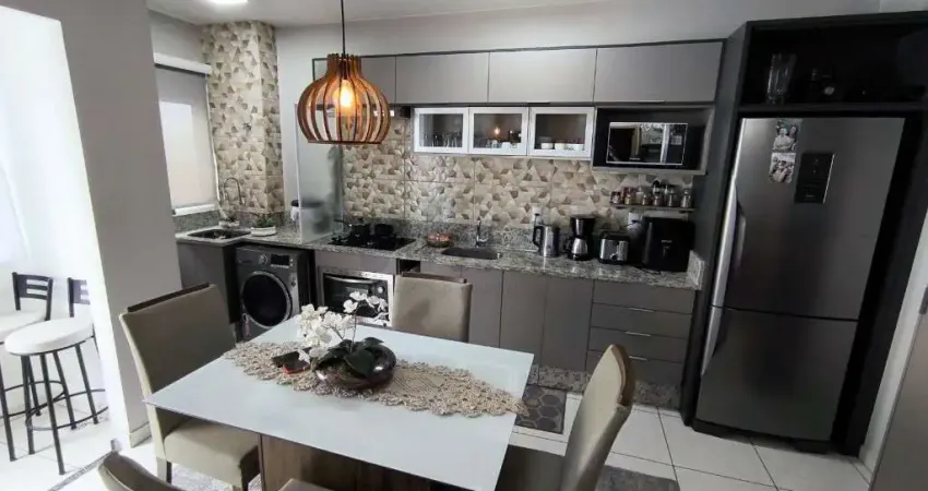 Apartamento 2 Dormitórios com Móveis Planejados no Rio Maina