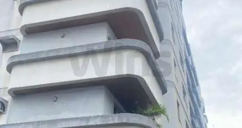 Amplo apartamento 4 dormitórios 1 suíte  e 2 garagens