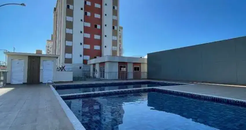 Apartamento de 01 quarto mobiliado, garagem e piscina