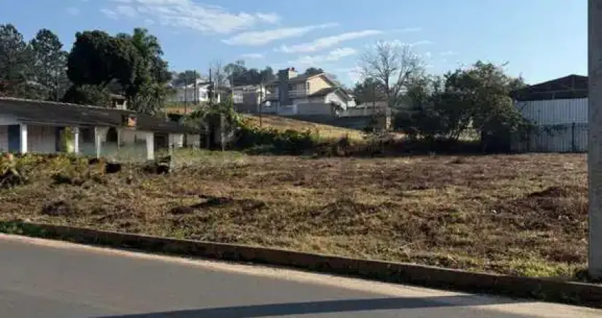 Terreno urbano em rua asfaltada no bairro Recanto Verde
