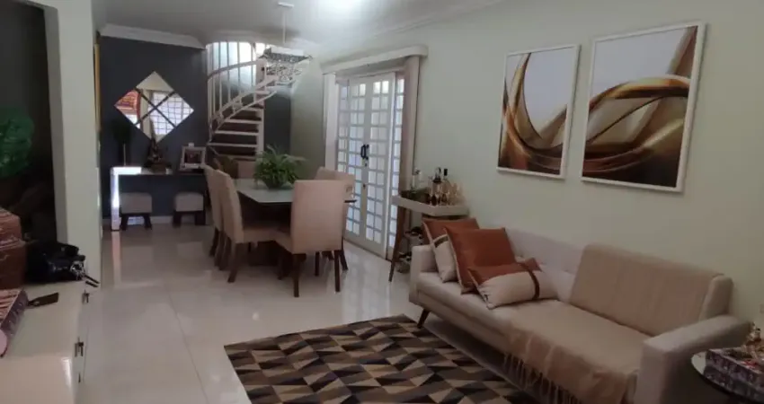 Casa com 2 quartos à venda na Avenida Pará, Umuarama, Uberlândia