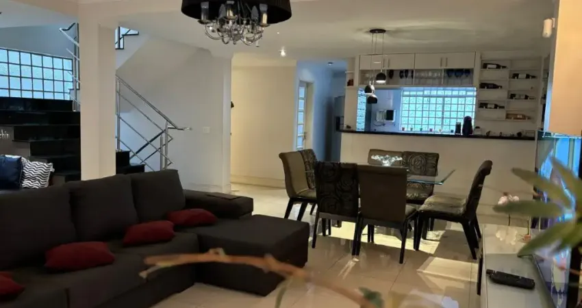 ÓTIMO SOBRADO NO PARQUE SÃO DOMINGOS - 318 m2, 3 suites e 5 vagas