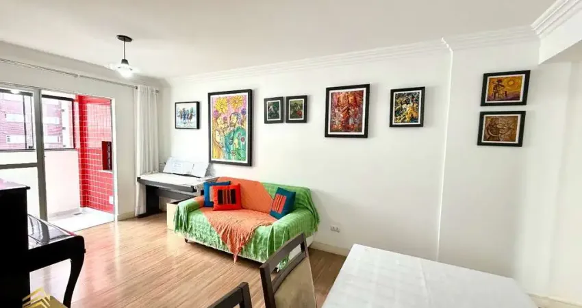 Apartamento reformado com sacada - 3 quartos - 1 vaga - bigorrilho