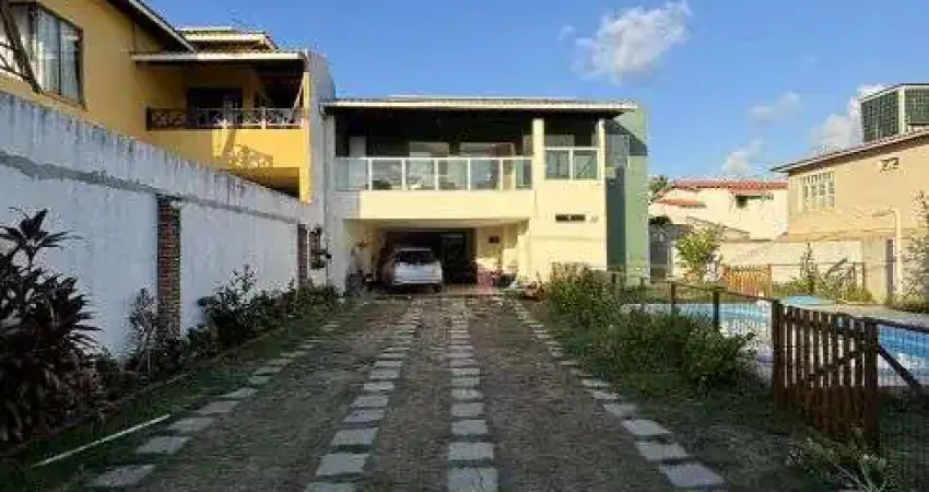 Casa duplex a 100m da praia de Ipitanga.