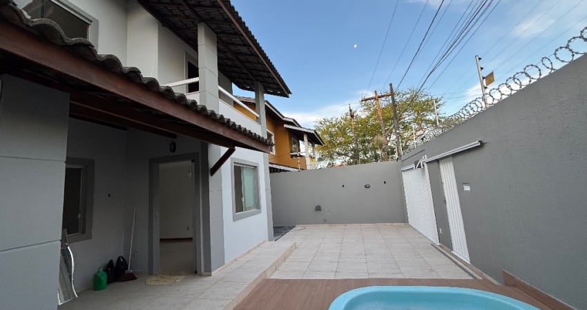 Cada solta para venda no Centro de Lauro de Freitas.