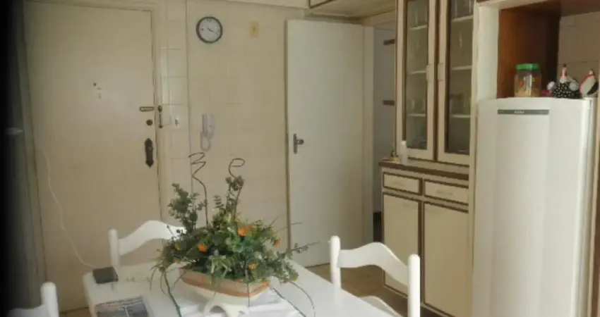 Apartamento de 2 dormitórios, sendo 1 suíte .Bairro Ponta da Praia. Santos. SP