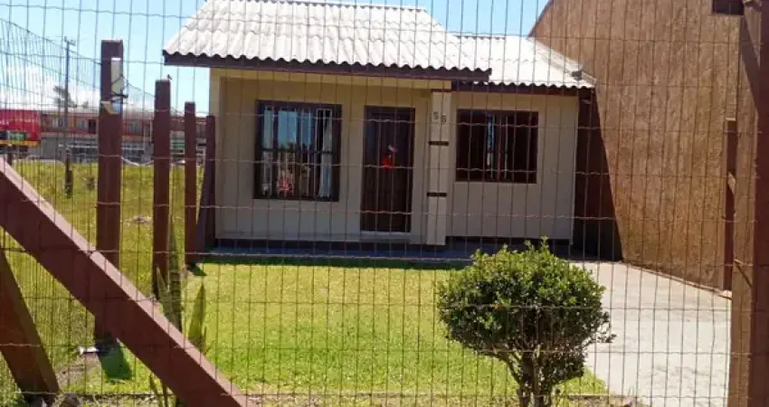 Casa 2 dormitórios no Guarani em Capão, pertinho do mar