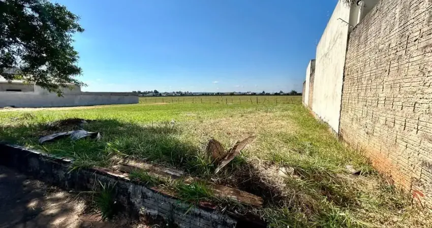 Vende-se terreno   Bairro Jardim São Domingos em - Marília-SP