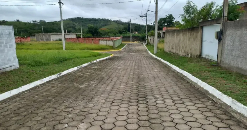 Terrenos dentro de condomínio financiado em São Gonçalo