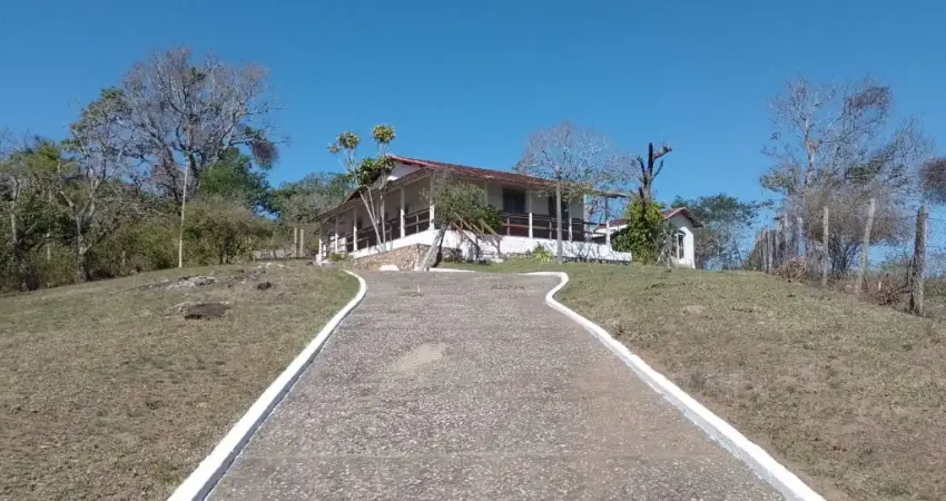 Belo Sítio, legalizado, com criação e casa sede 3 quartos, casa caseiro, curral em Itaborai  RJ