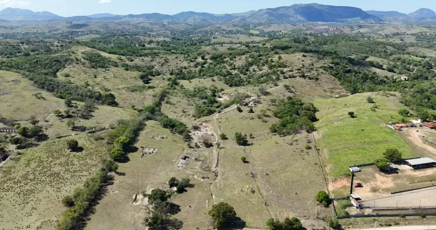 Belo sítio, legalizado, com criação e casa sede 3 quartos, casa caseiro, curral em itaborai rj