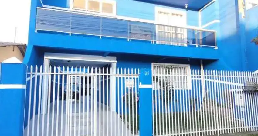 Sobrado para Venda em Curitiba, Campo de Santana, 4 dormitórios, 1 suíte, 4 banheiros, 3 vagas