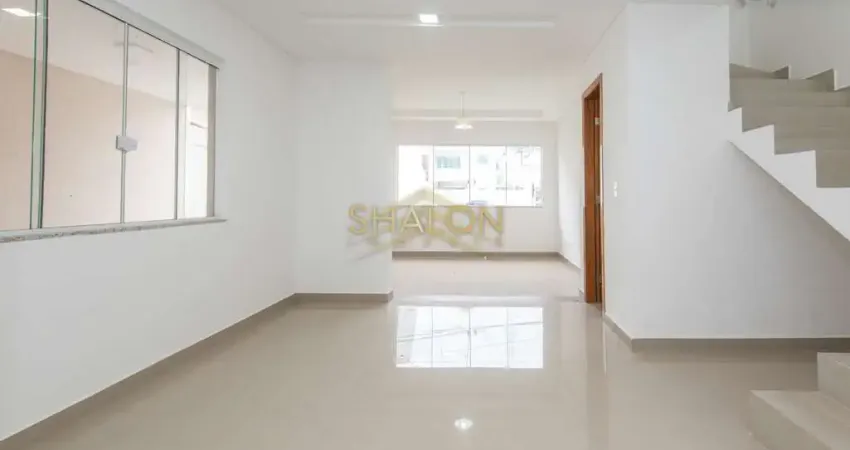 <p>VENDA DE SOBRADO TRIPLEX  NOVO - SEU REFÚGIO EM MEIO Á NATUREZA!</p>