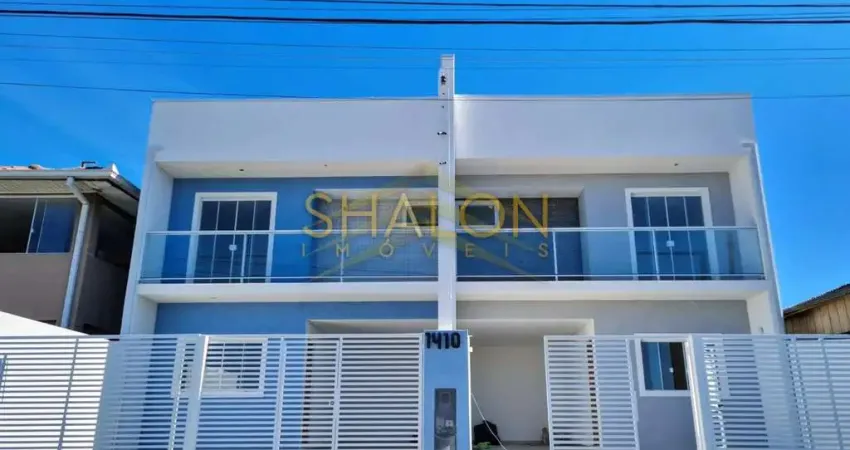 <p>SOBRADO TRIPLEX NOVO 3 QUARTOS SUITE SACADA FRENTE RUA BAIRRO ALTO CURITIBA PR</p>