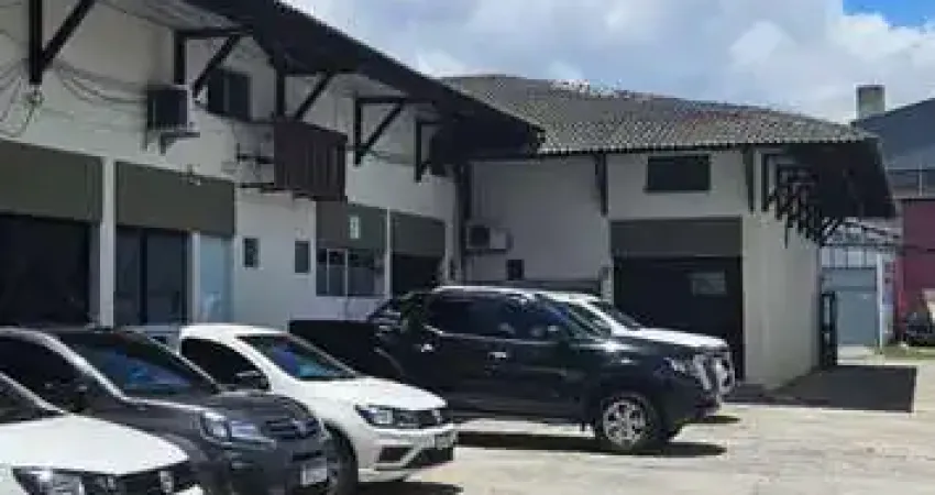 Barracão / Galpão / Depósito para alugar na Rua Antônio Fagundes Pereira, 5, Buraquinho, Lauro de Freitas