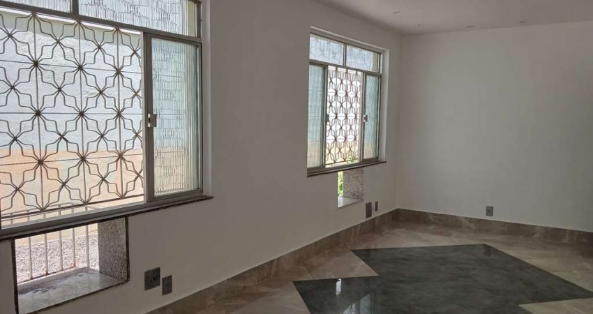 Casa para alugar na Rua General Câmara, Jardim Vinte e Cinco de Agosto, Duque de Caxias - RJ