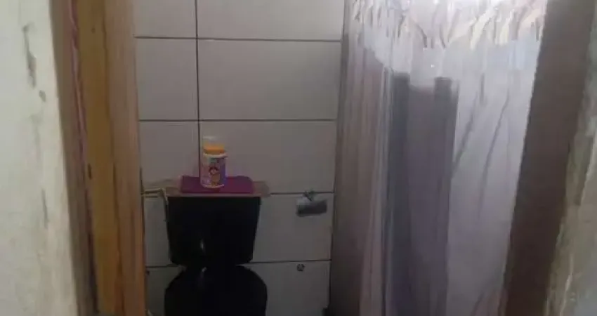 Casa à venda na Rua EE, Jardim Anhangá, Duque de Caxias - RJ