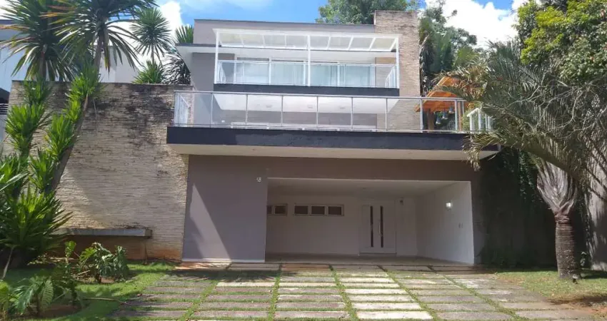 Casa à venda na Alameda Turmalina, Golf Gardens, Carapicuíba - SP
