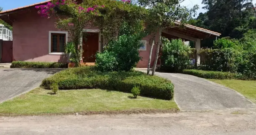 Casa à venda na Rua Ouro Preto, Chácara das Paineiras, Carapicuíba - SP