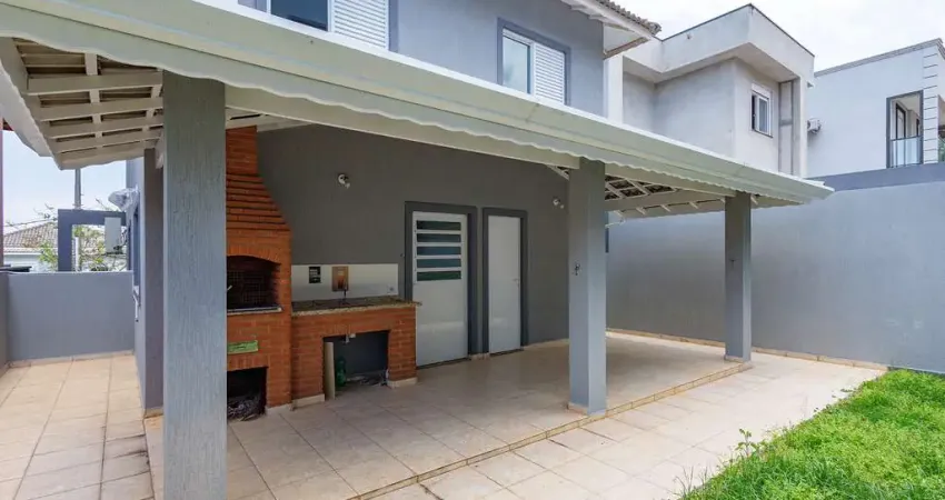Casa à venda na Alameda Macadâmia, Moinho Velho, Cotia - SP