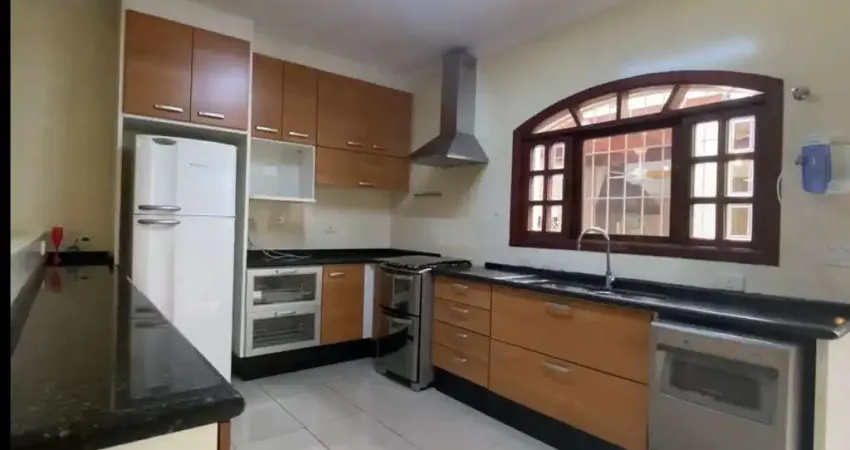 Casa à venda na Rua Padre Leonardo, Campo Belo, São Paulo - SP
