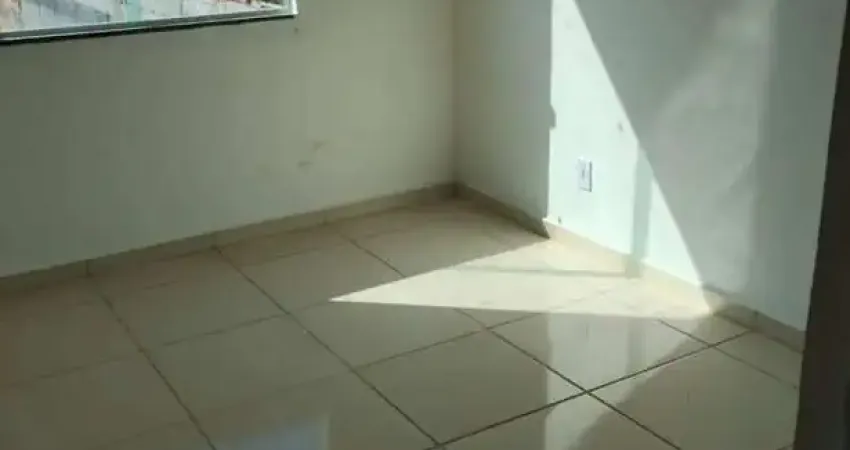 Casa à venda na Avenida Abílio Augusto Távora, Valverde, Nova Iguaçu - RJ