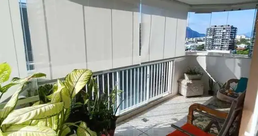 Apartamento à venda na Rua Guernica, Recreio dos Bandeirantes, Rio de Janeiro - RJ