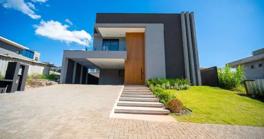 Casa à venda na Rua Tore Albert Munk, Moinho Velho, Embu das Artes - SP