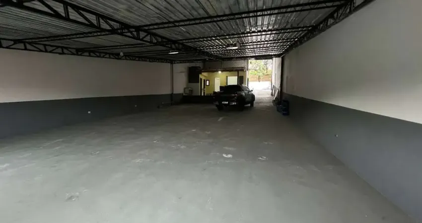 Galpão à venda na Avenida Eid Mansur, Parque São George, Cotia - SP