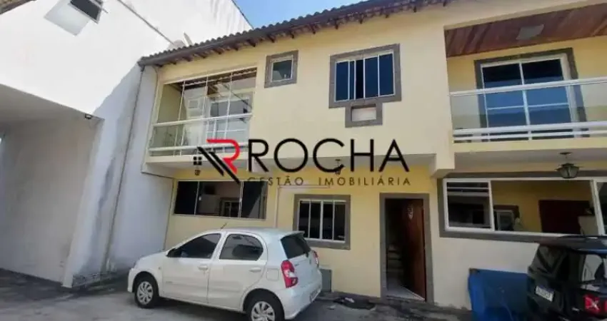 Casa de Vila à venda na Rua Xavier Curado, Marechal Hermes, Rio de Janeiro - RJ