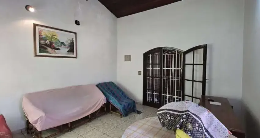 Casa à venda na Rua Antonio Sobral, Savoy, Itanhaém - SP