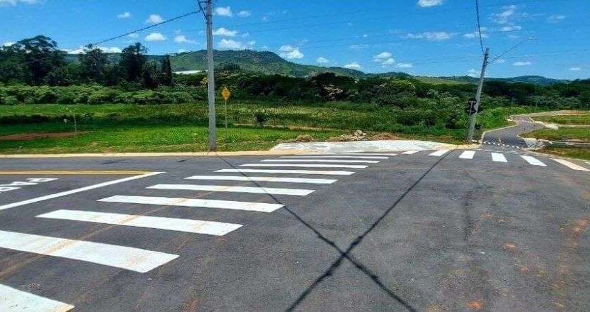 Terreno à venda na Rua Joanópolis, Jardim Floresta, Atibaia - SP