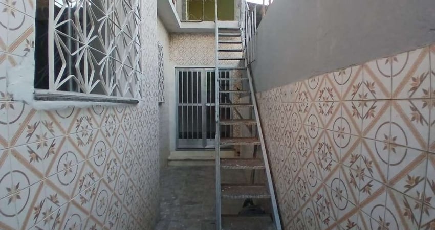 Casa para alugar na Rua Minas Gerais, Jardim Vinte e Cinco de Agosto, Duque de Caxias - RJ