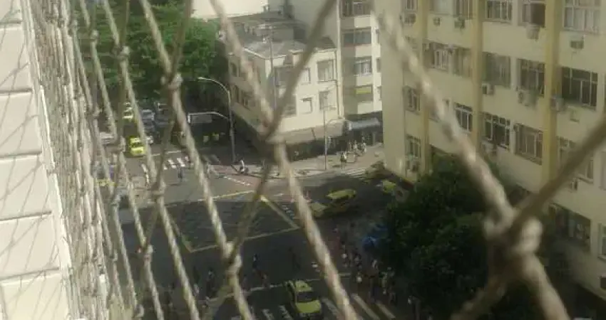 Apartamento para alugar na Rua Figueiredo Magalhães, Copacabana, Rio de Janeiro - RJ