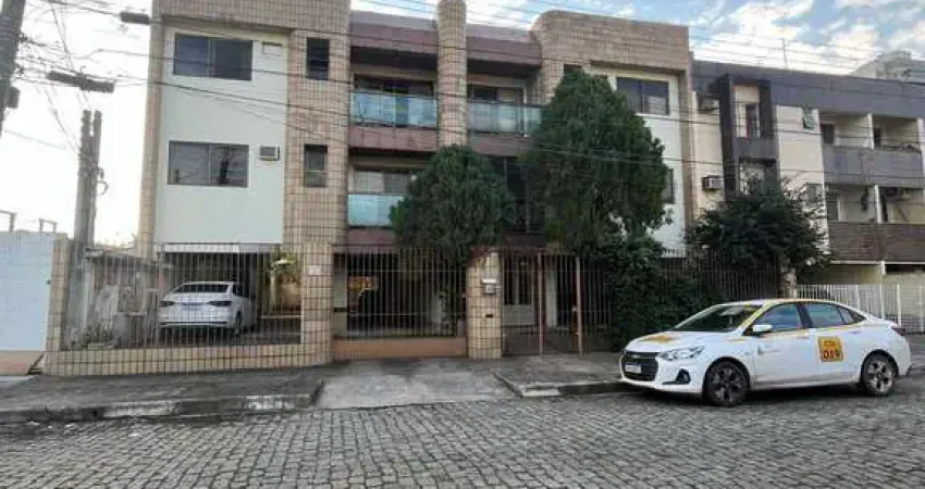 Apartamento à venda na Rua Aurélio Francisco Gomes, Parque Flamboyant, Campos dos Goytacazes - RJ