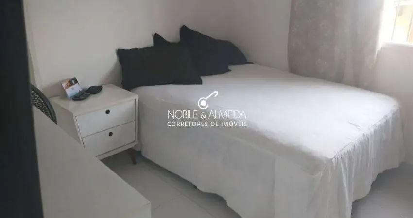 Casa à venda na Avenida Doutor Roberto de Almeida Vinhas, Solemar, Praia Grande - SP