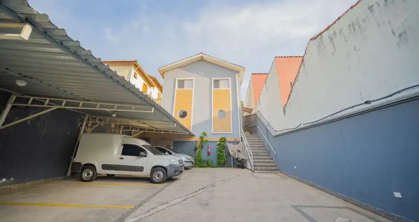 Casa à venda na Rua Laura Sfasciotti Bernardi, Santa Maria, Osasco - SP