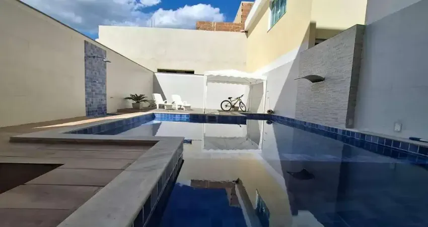 Casa para alugar na Rua Max Albin, Itaipu, Niterói - RJ