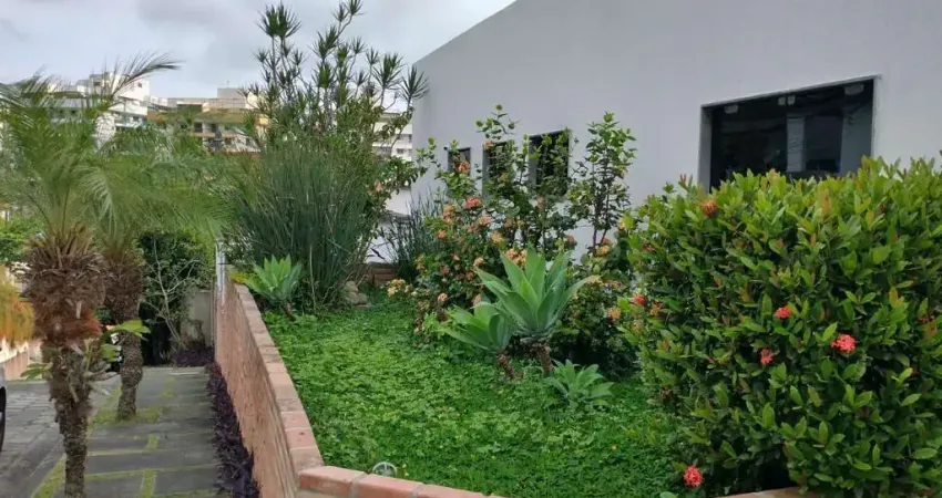 Casa à venda na travessa maria elmira, santa rosa, niterói - rj