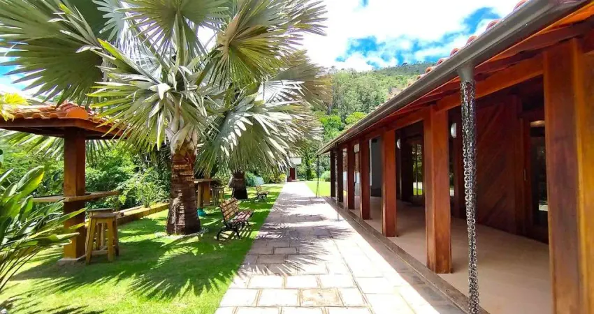 Chácara / sítio com 4 quartos à venda na Rua A, 43, Três Córregos, Teresópolis