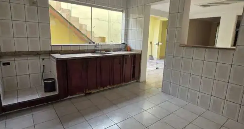 Casa à venda na Rua Rio Claro, Vila Camilópolis, Santo André - SP