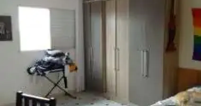 Casa à venda na Rua Santa Efigênia, Jardim Universo, Mogi das Cruzes - SP