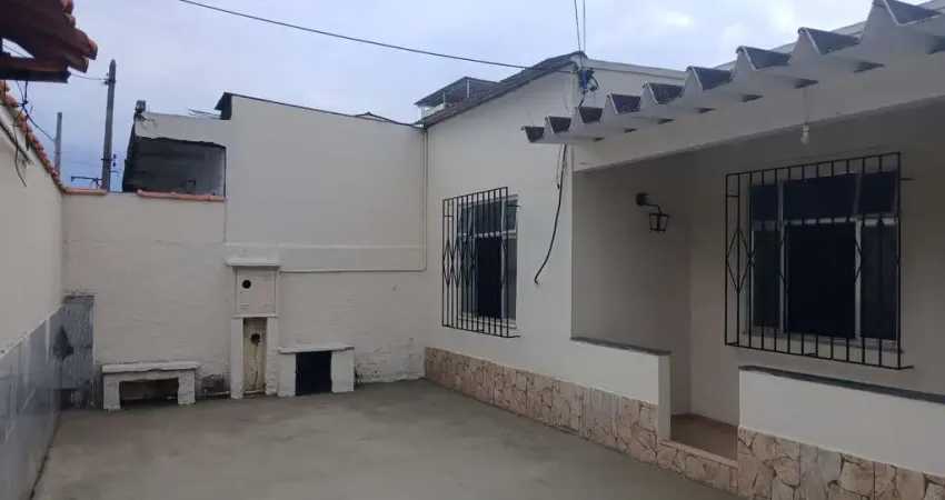 Casa à venda na Rua José Luís Rodrigues Calazans, Centro, Duque de Caxias - RJ
