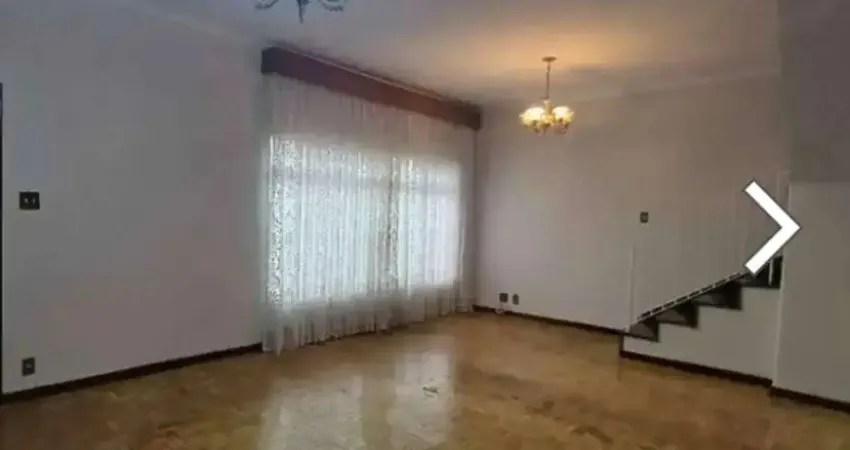 Casa à venda na Rua das Camélias, Vila Marina, Santo André - SP