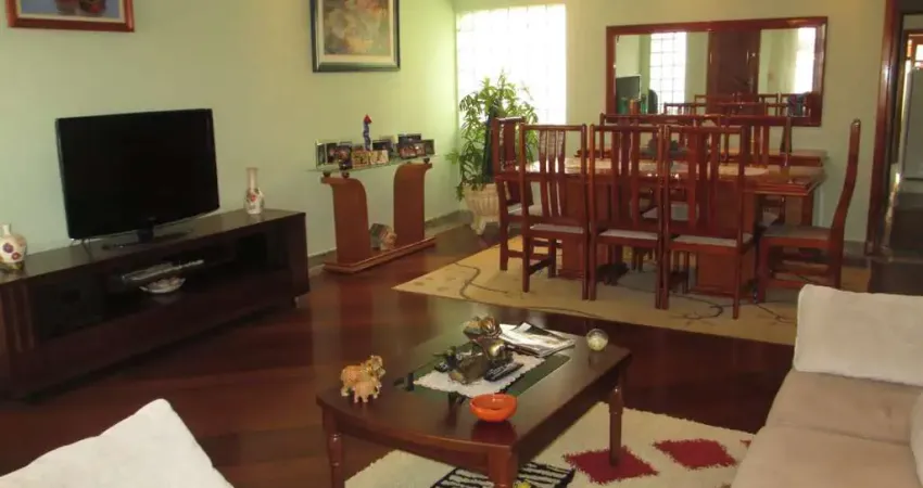 Casa à venda na Rua Helena Aparecida Secol, Nova Petrópolis, São Bernardo do Campo - SP