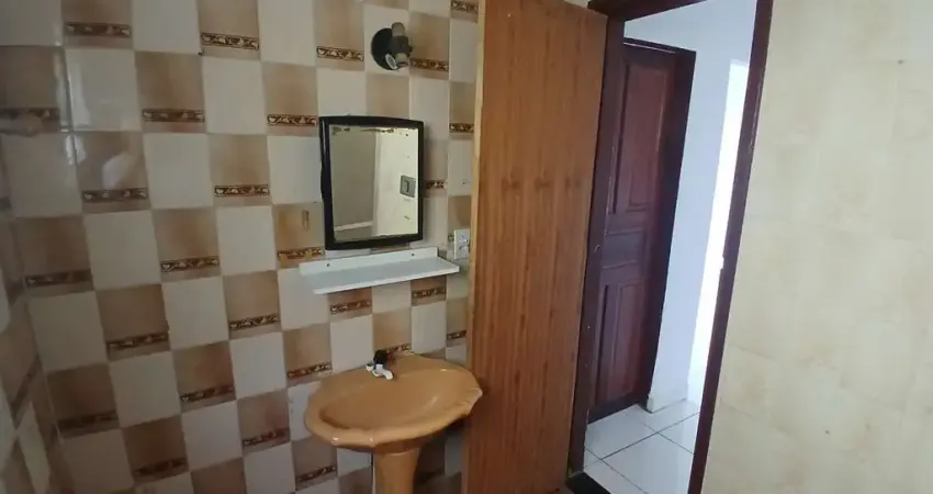 Casa para alugar na Rua Minas Gerais, Jardim Vinte e Cinco de Agosto, Duque de Caxias - RJ